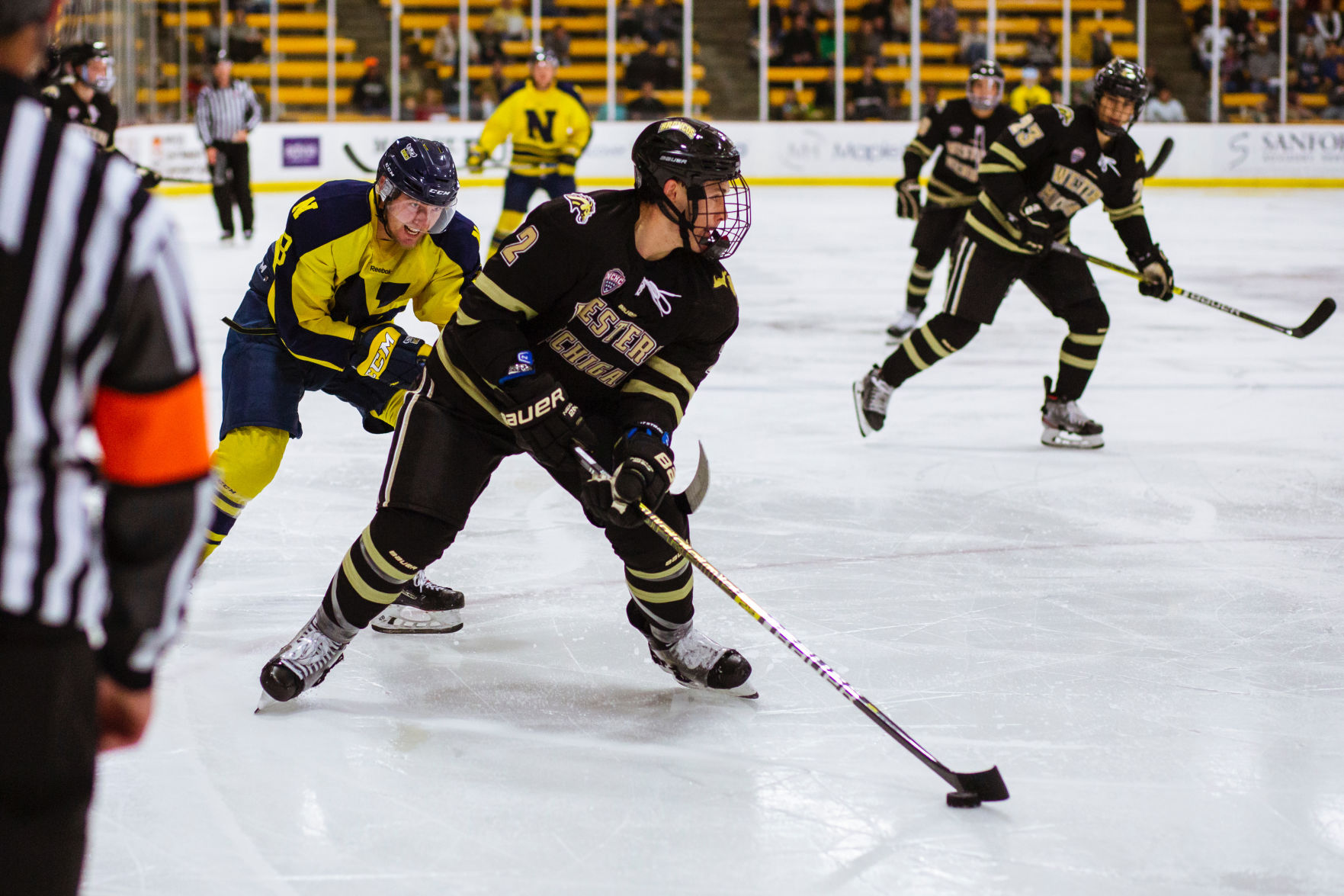 Hockey enters first home and home series against Bowling Green
